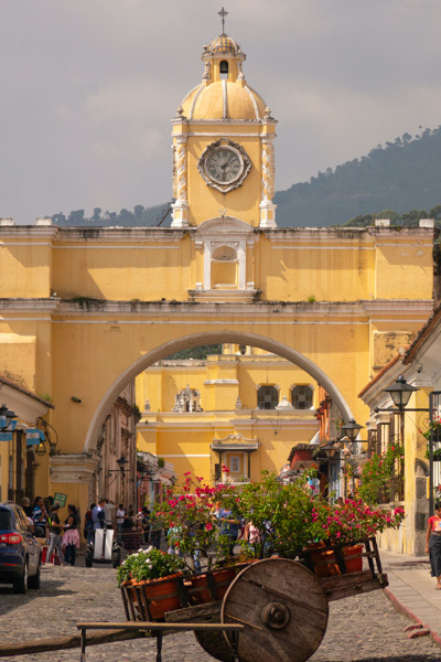 1.9 Guatemala Antigua street 1